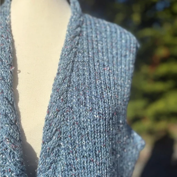 Handcrafted Blue Knit Vest – Cozy Artisan Layer Sz Lg - Picture 6 of 9
